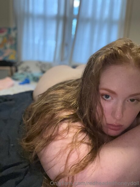 Redheadedhoneydoll pornstar exclusive picture
