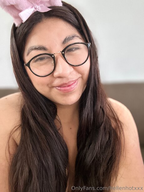 Hellenhotxxx art star pic