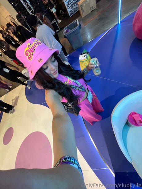 Clubkylie nudes pornstar archive