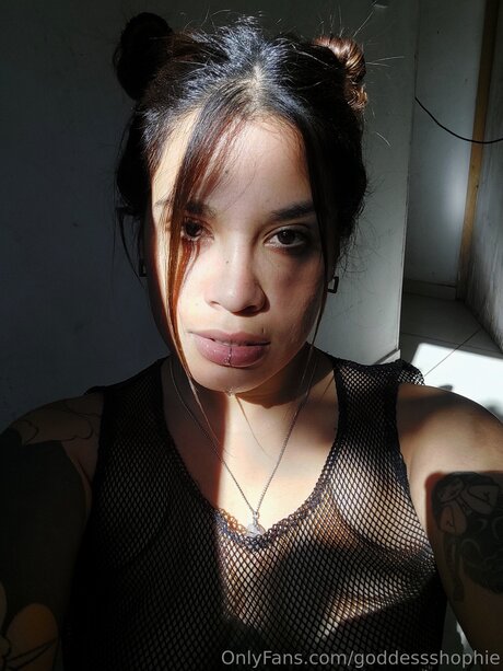 Goddessshophie pretty model picture