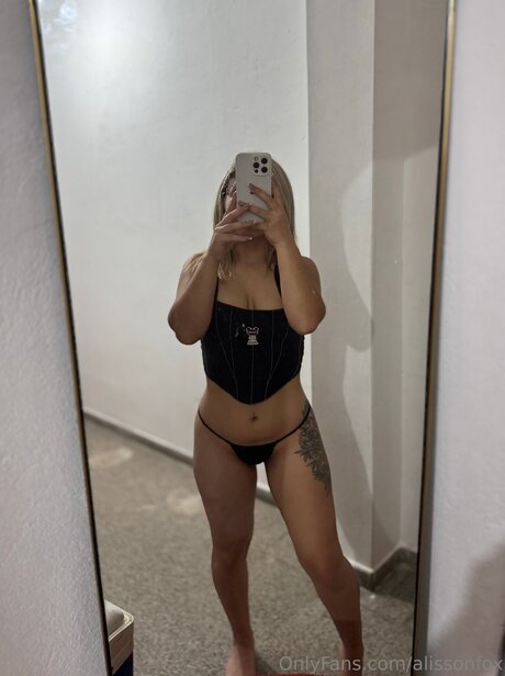 Alissonfox pretty actress img