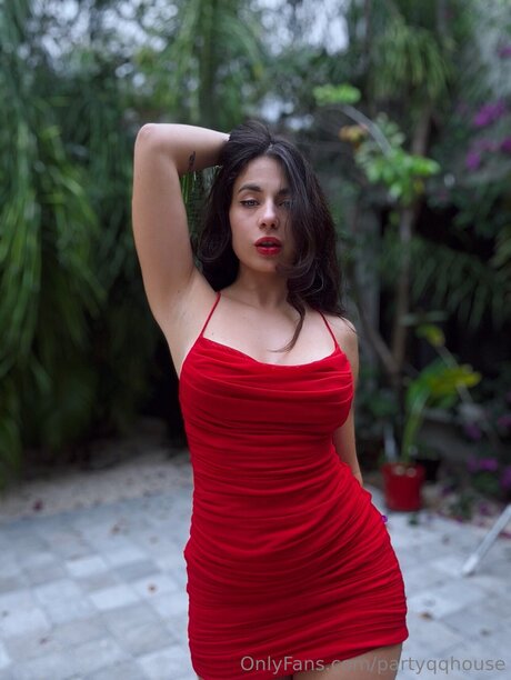 Partyqqhouse profile image