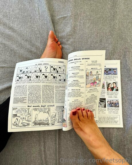 Feetsophi star adult pictures