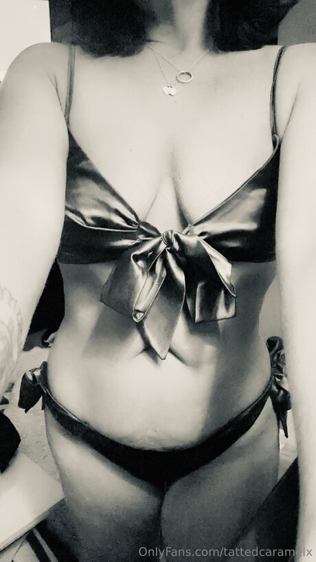 Tattedcaramelx model sexy image