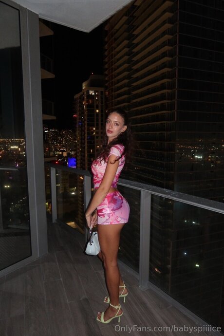 Coralcapri pornstar nice img