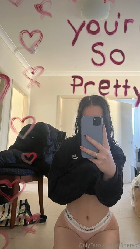 St0nerfans star exclusive photo