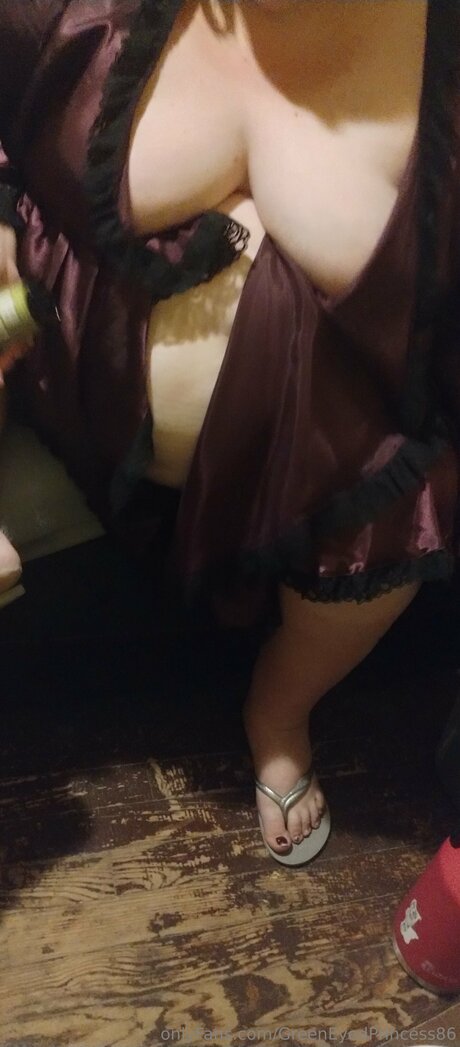 Greeneyedprincess86 perfect model img