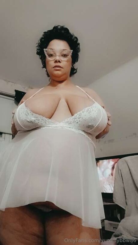Yummybbw86 model nudes images