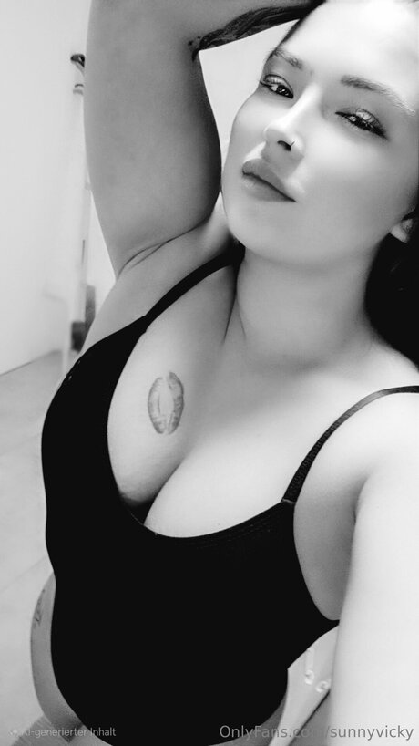 Sunnyvicky adult star img