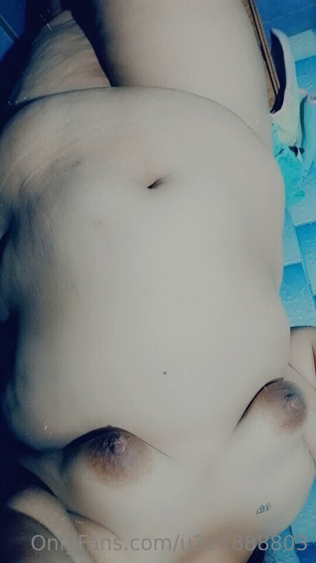 U321888803 model nude photo