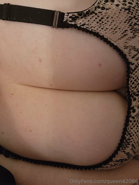 Curlytop1015 sex model image