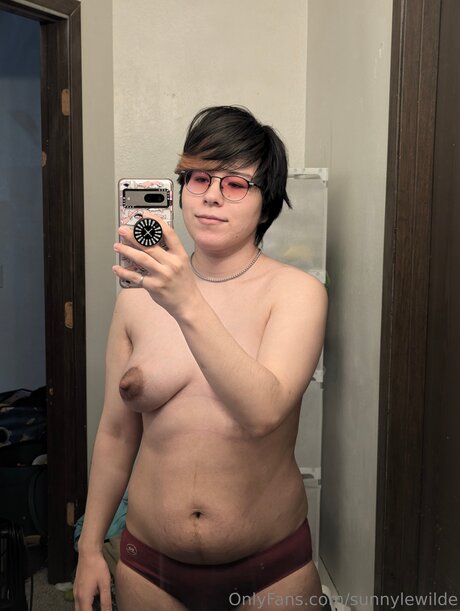 Sunnylewilde sexy model pics