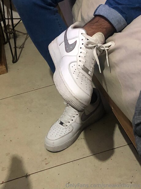 Sneakerboymx model xxx picture