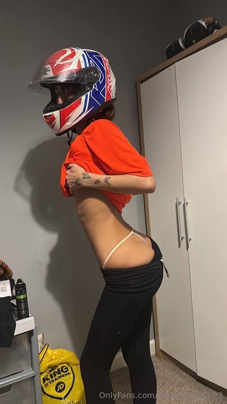 Naughtybella 23 model top galleries