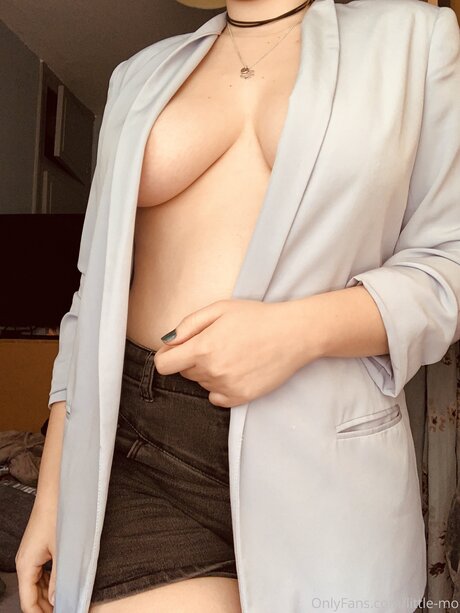 Little Mo pornstar erotic galleries