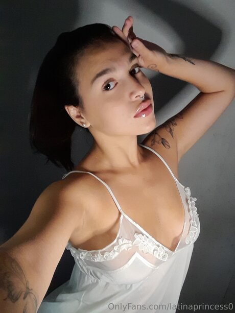 Emmaa Of nude pornstar pic