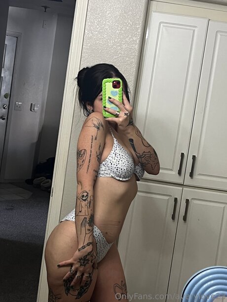 Averylove23 hd model picture