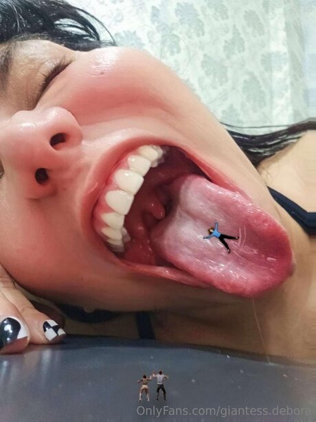 Giantess Debora perfect model pics