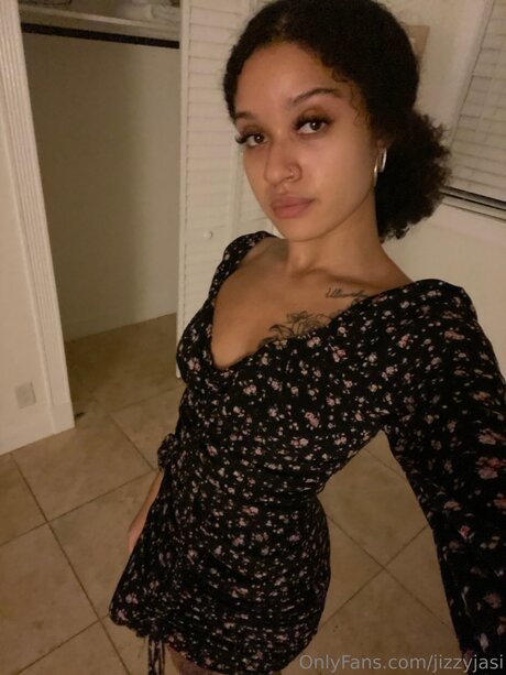 Jizzyjasi free actress img