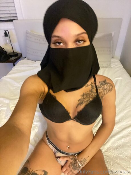 Jizzyjasi porn model images