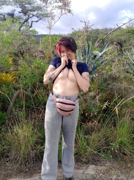 Froggyinthebox erotic actress pic