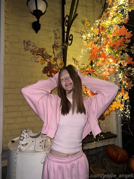 Jessie Angell model pretty picture