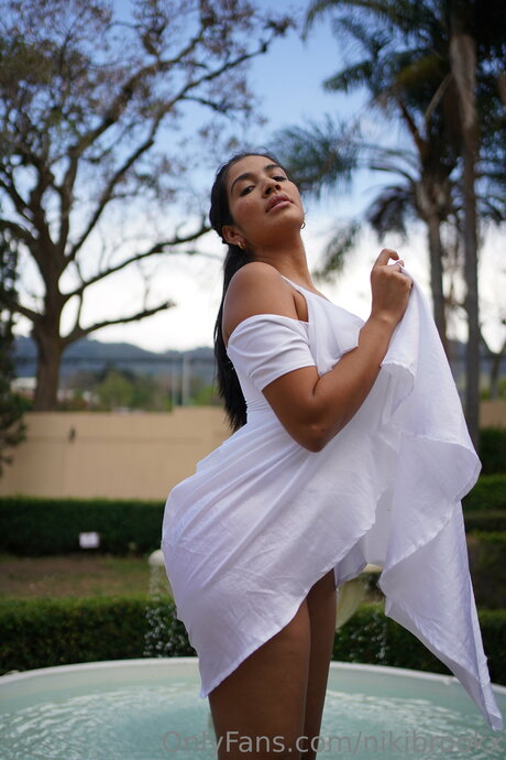 Nikibrookx model sex pic