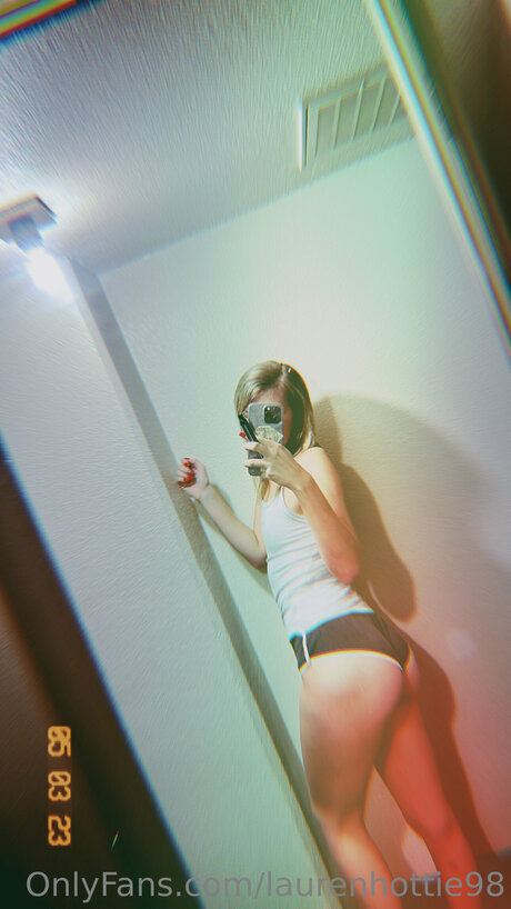 Laurenhottie98 nude star archive