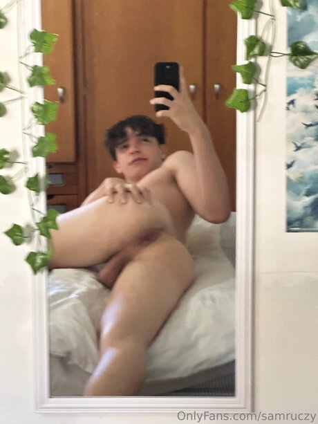 Samruczy model pornographic photos