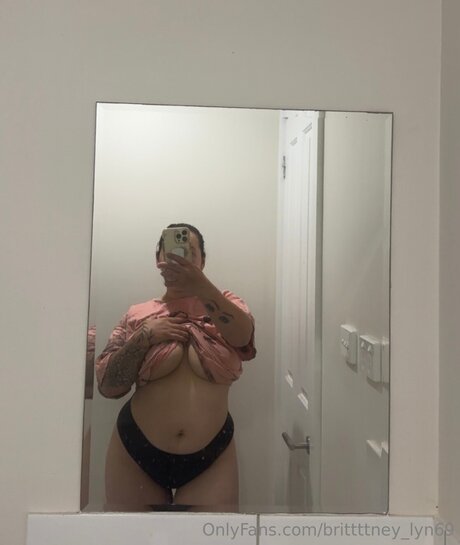 Brittttney Lyn69 pornstar exclusive pictures