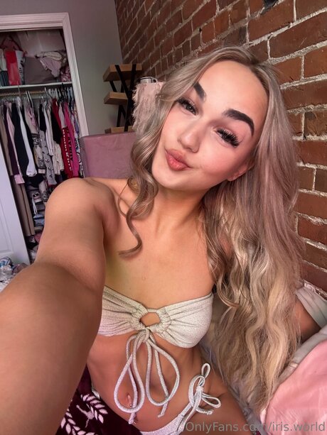 Iris World pornstar exclusive pictures
