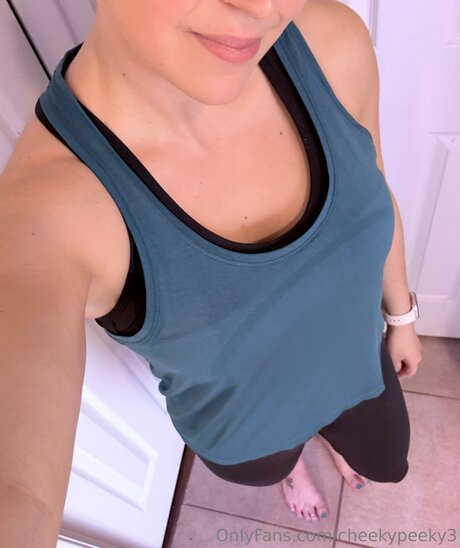 Cheekypeeky3 pornstar hot picture