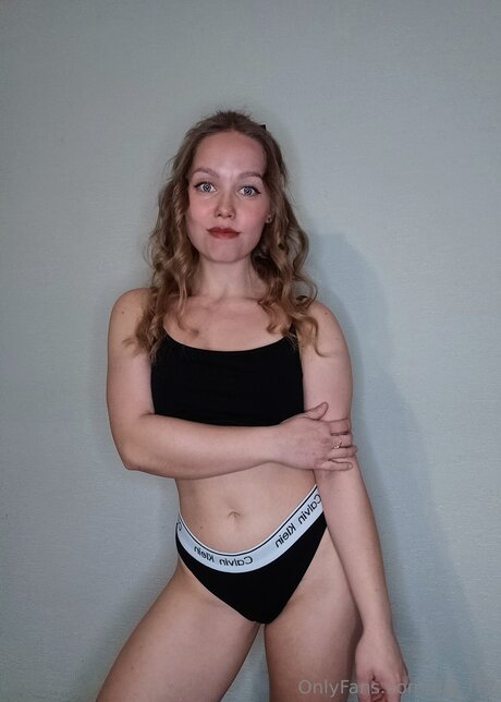 Dia L77 pretty model galleries