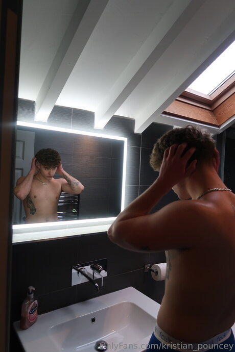 Kristian Pouncey adult model pics
