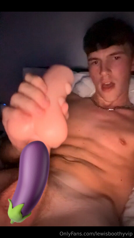 Lewisboothyvip nudes model archive