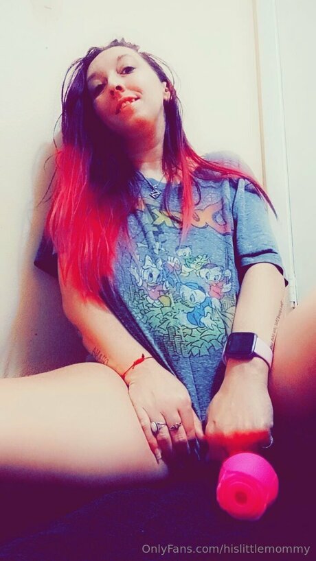 Hislittlemommy nude pornstar img