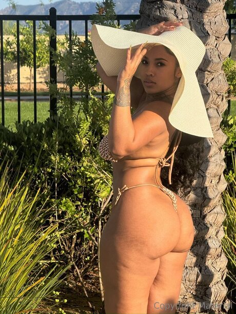 Misskaelynmarievip model nudes pic