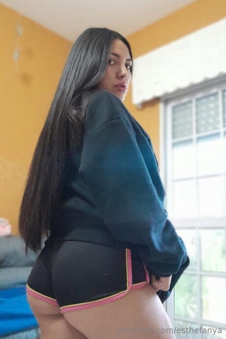 Esthefanya free model galleries