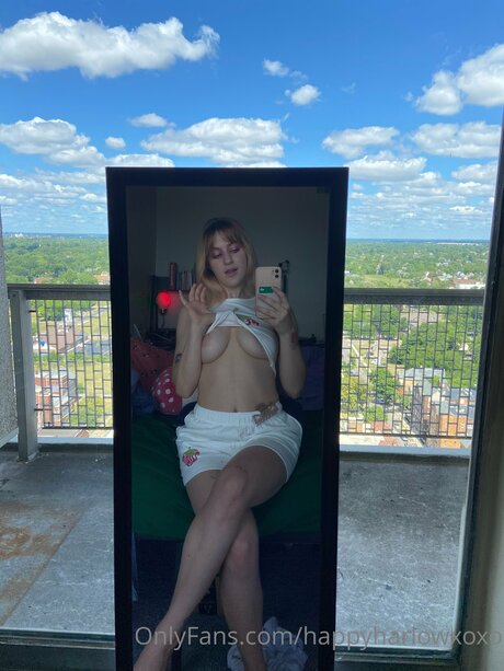 Happyharlowxoxo exclusive pornstar pic