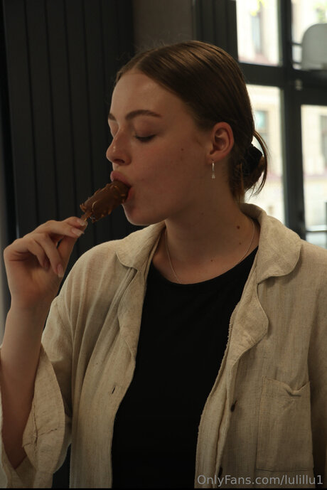 Sophiebloomsfree profile image