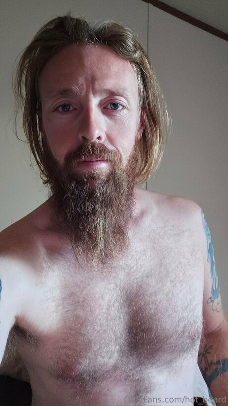 Hot Beard naked star photo