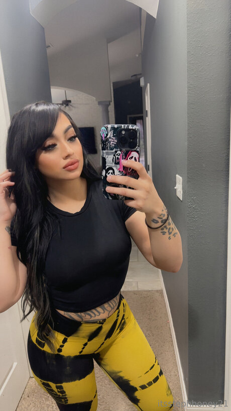 Itsstephhoneyxo21 nude model archive