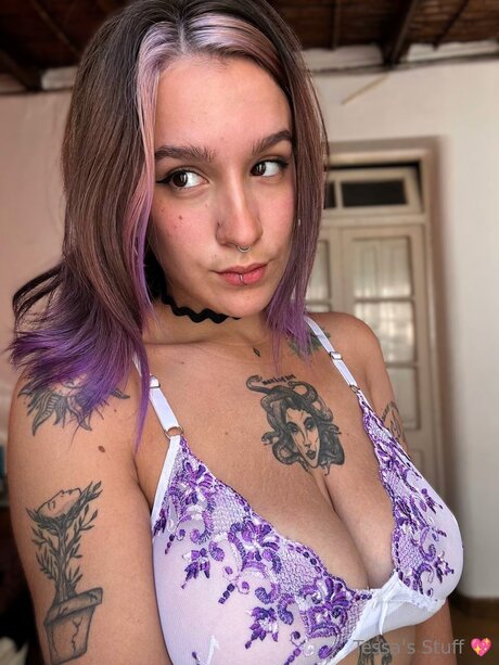 Curvy Tess hot star img