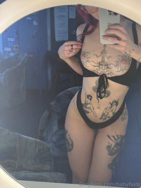 Babyfaint model porn pic