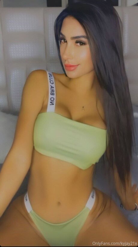 Kyjay21x model nudes photo