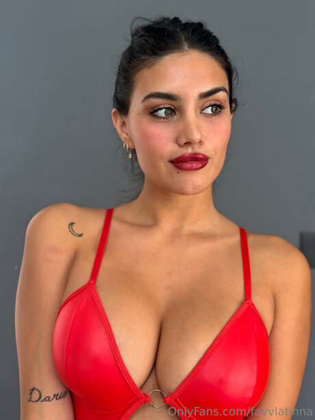 Favvlatinna nude star archive