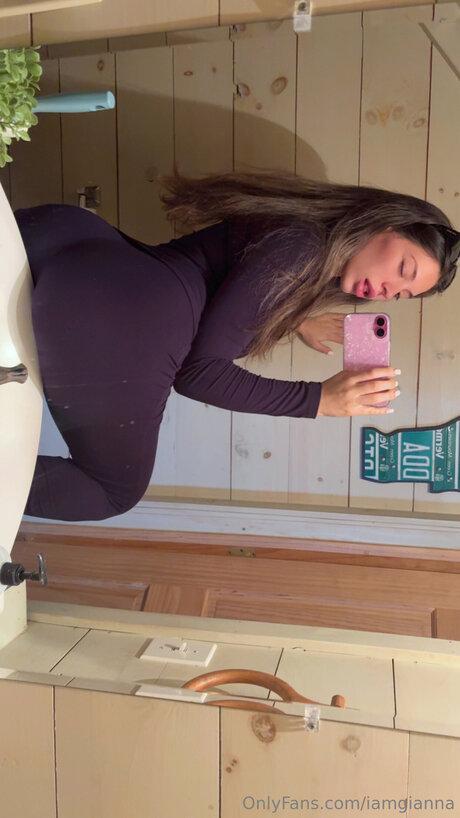 Iamgianna sexy model photos