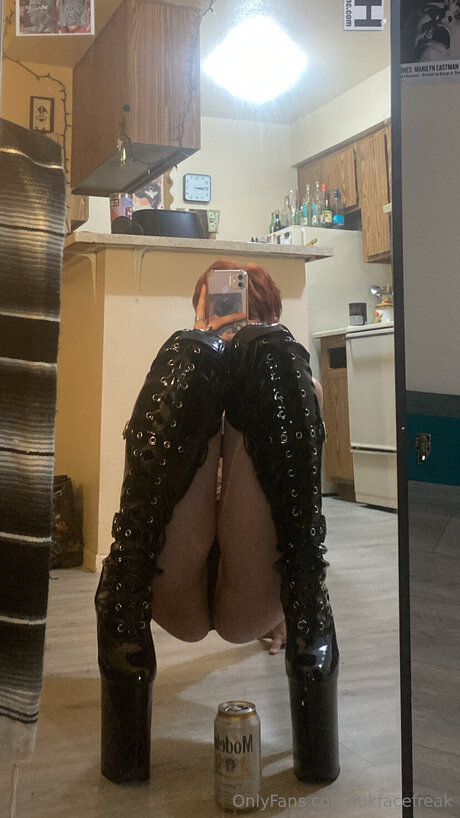 Fukfacefreak erotic model archive