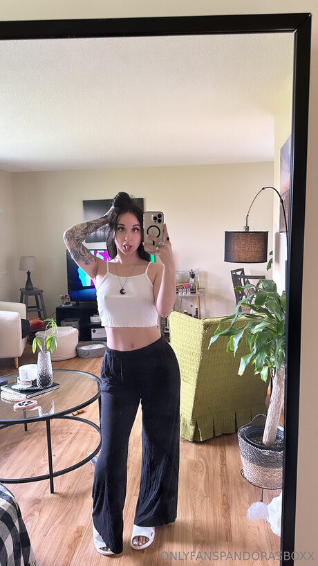 Prettypandora9 pornstar hd pictures