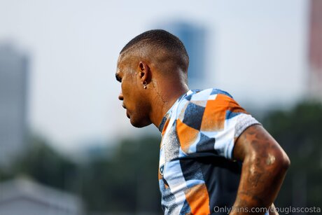 Douglascosta model high quality pic